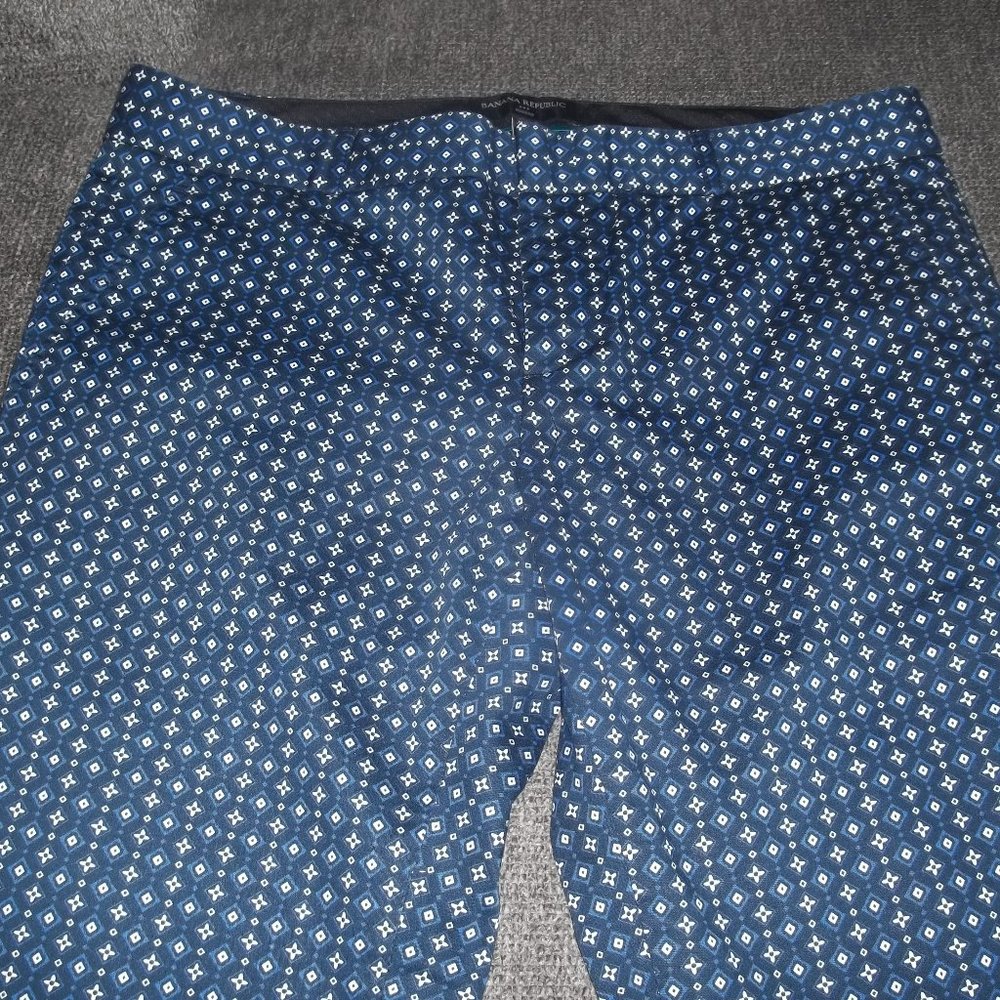 Banana Republic - Blue, White & Black Background with Geometrical Print
